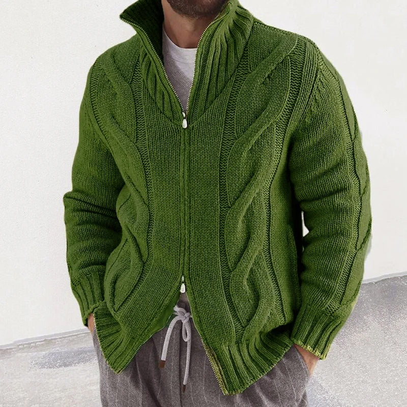 Elegante mannenmode: warme kabelgebreide trui met rits en opstaande kraag voor herfst/winter.