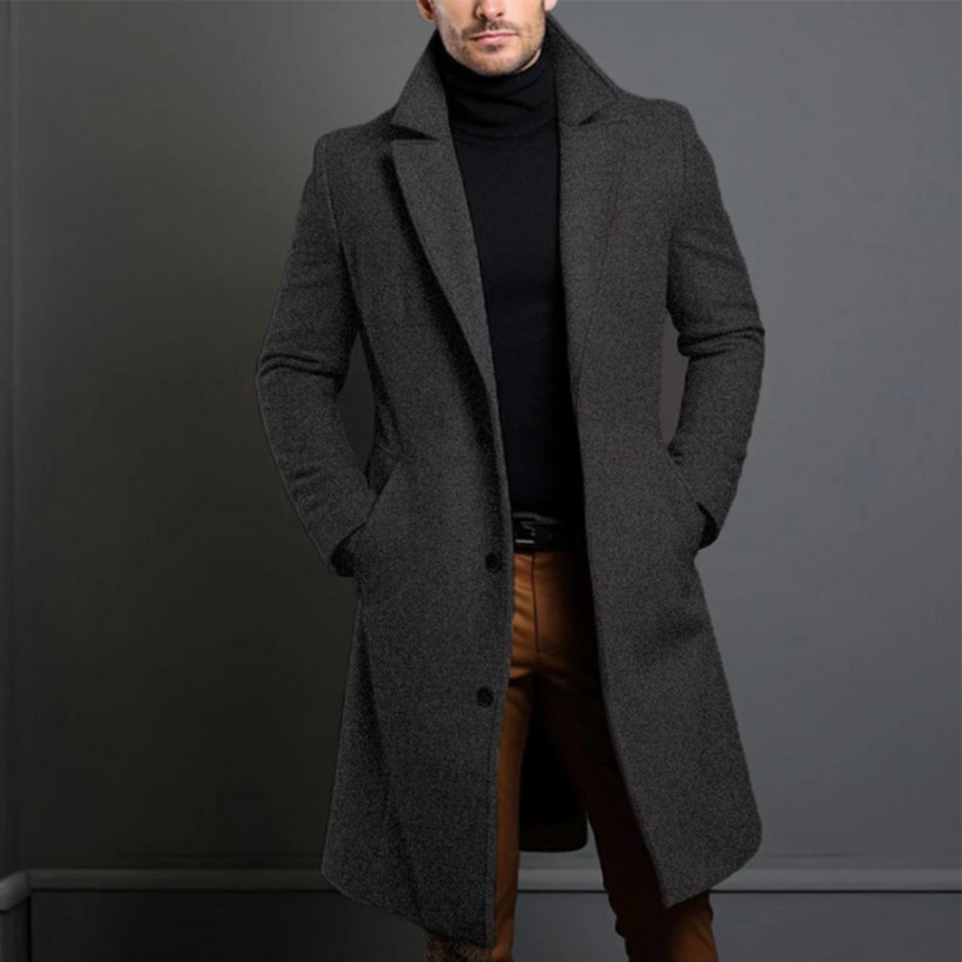 Donkere heren winter trenchcoat met riem, een klassieke lange jas voor bovenkleding en mode.