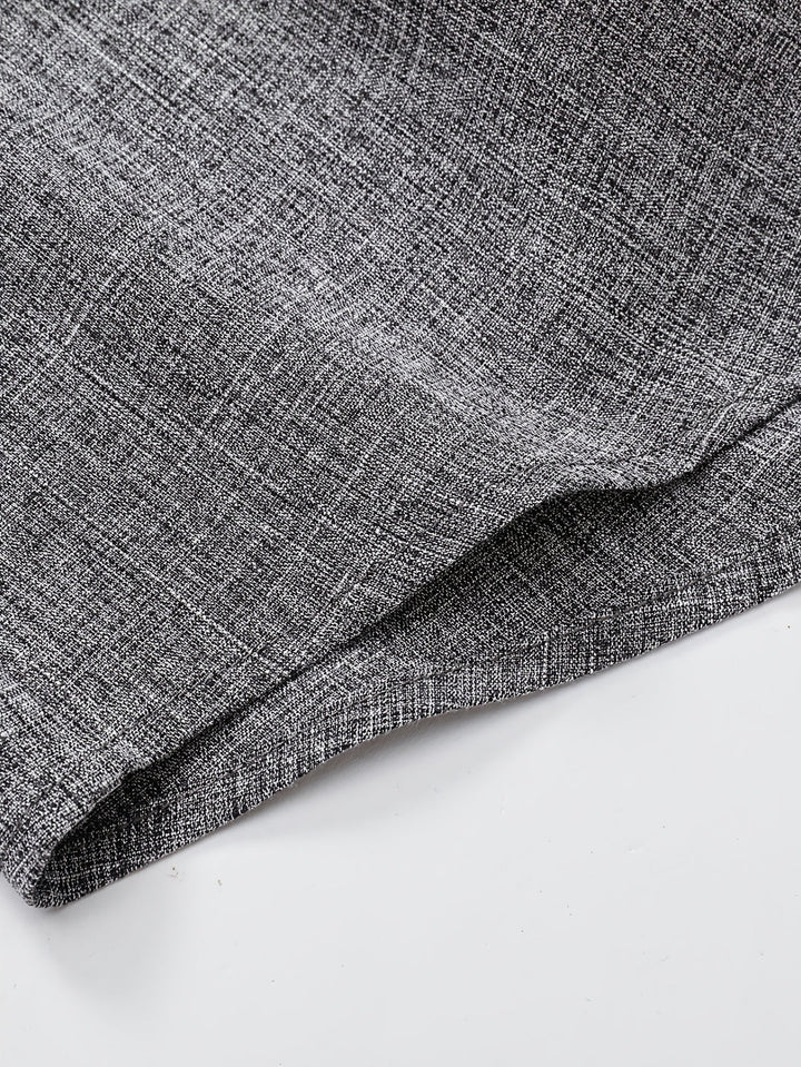 "Heren linnen overhemd, kort en lichtgewicht, zomers casual shirt met knoopsluiting en omgeslagen kraag, koele uitstraling"