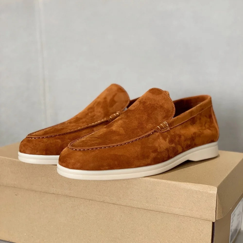 Heren loafers, klassieke Old Money stijl, comfortabel. Ideale instappers voor een elegante zomerse look.
