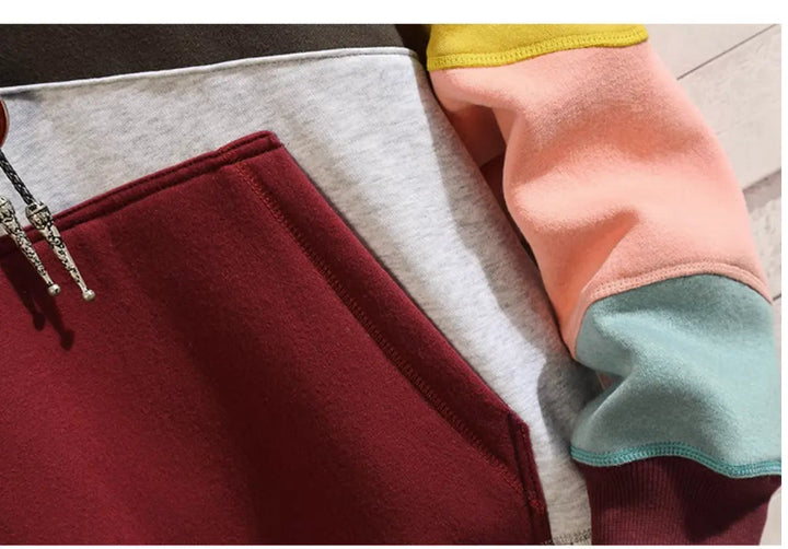 Essentiële heren loose-fit hoodie met capuchon; een comfortabele, veelzijdige keuze voor dagelijks gebruik.