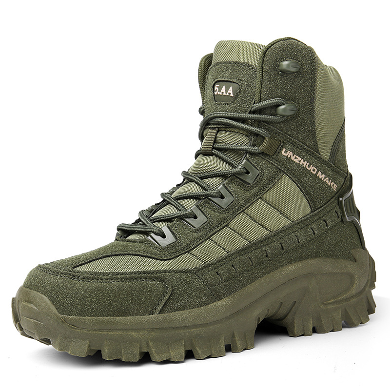 Outdoor herenlaarzen met robuuste stiksels, voor extra duurzaamheid en stevigheid.