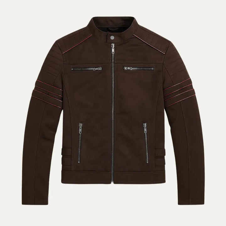 Zijaanzicht van een heren motorjas, toont de pasvorm en robuuste ritsdetails. Ideaal voor motorrijders en herfstmode.