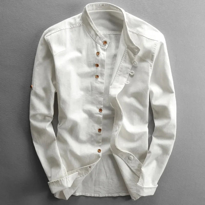 Gedetailleerd heren overhemd met staande kraag en lange mouwen, een must-have voor moderne herenmode.