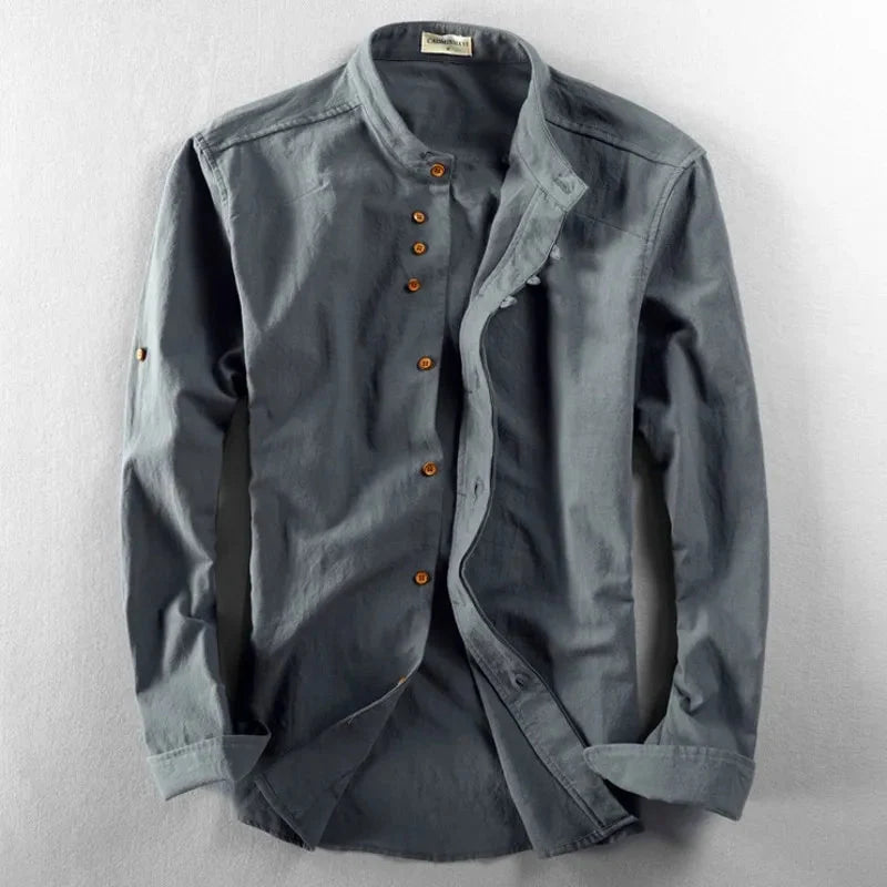 Uniek heren overhemd met staande kraag, lange mouwen en knoopsluiting in Japanse stijl, tijdloos design.