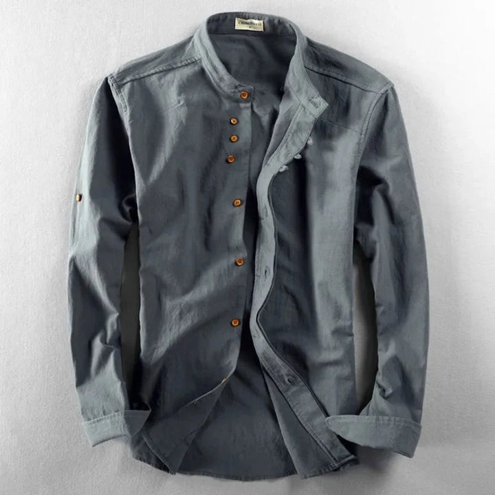 Uniek heren overhemd met staande kraag, lange mouwen en knoopsluiting in Japanse stijl, tijdloos design.