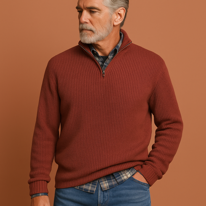 Zijaanzicht van een modieuze heren oversized trui, perfect voor een casual-chique stijl.