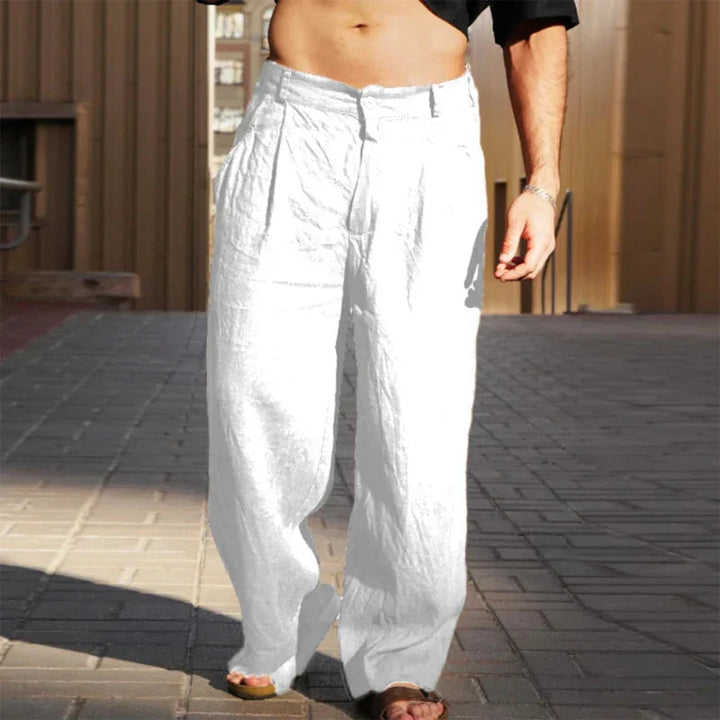 Stijlvolle heren pantalon met wijde pijpen, een casual broek die comfort en moderne heren mode combineert.