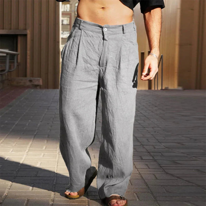 Veelzijdige heren pantalon met wijde pijpen, geschikt als casual broek of stijlvolle zomer broek.