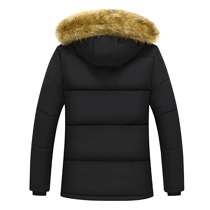 Heren parka winterjas open, toont warme voering en capuchon. Waterafstotende buitenkleding voor koud weer.