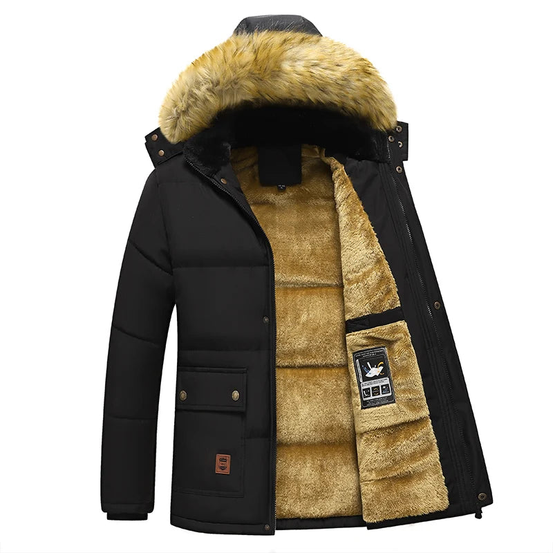 Warme gevoerde heren parka winterjas, ideaal voor koud weer. Voorzien van waterafstotende stof en capuchon.