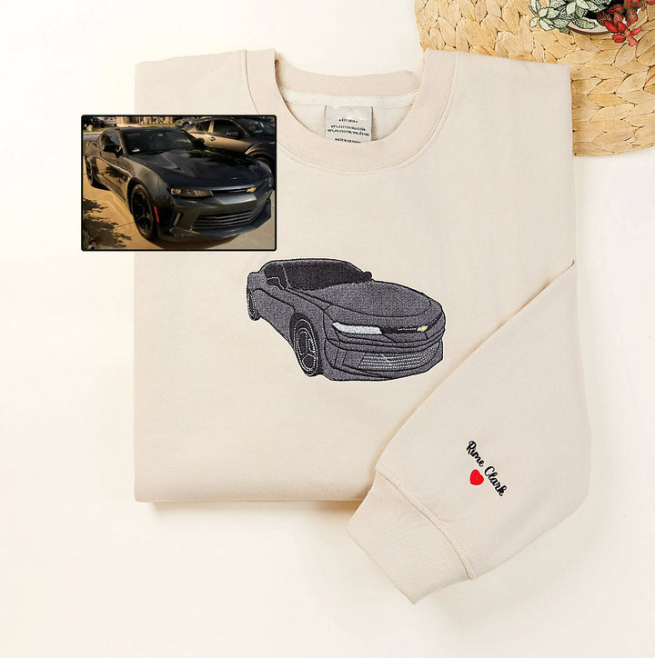 Stijlvolle heren sweater met jouw eigen gekozen auto borduursel; uniek en persoonlijk geschenk voor hem.