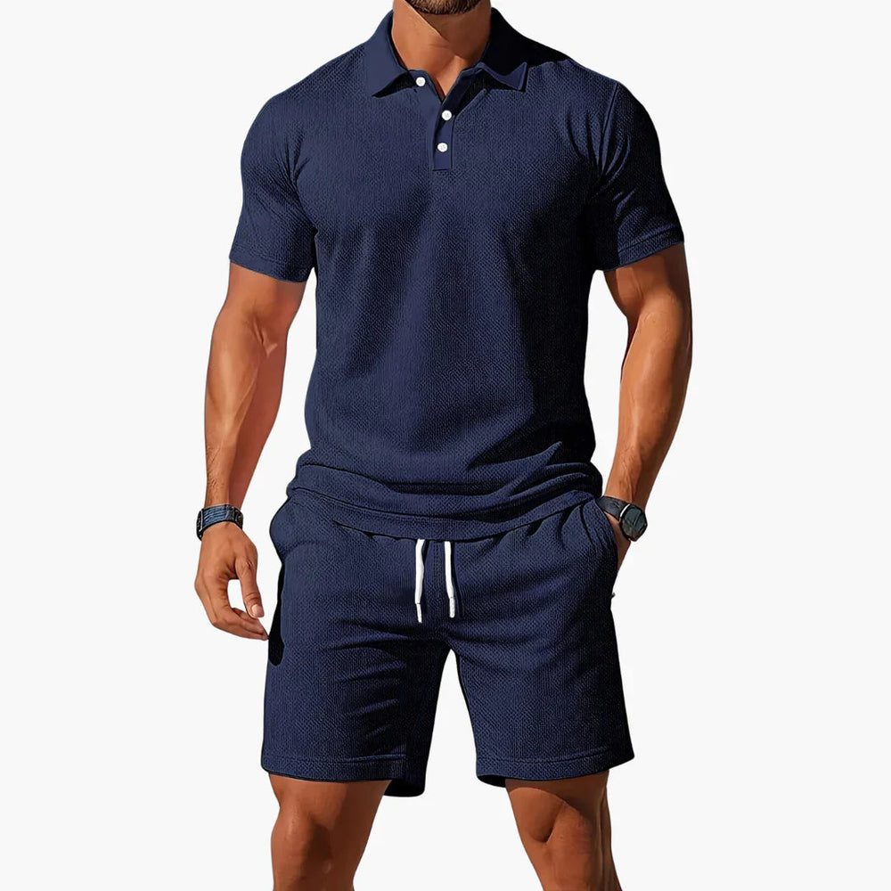 Detail van ademende stof van de heren polo set. Ideaal voor zomers comfort en een stijlvolle look.