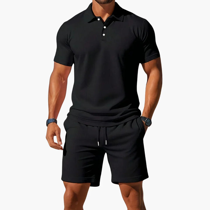 Complete heren 2-delige polo set, klaar voor de zomer. Ademend, comfortabel en casual stijlvolle herenkleding.