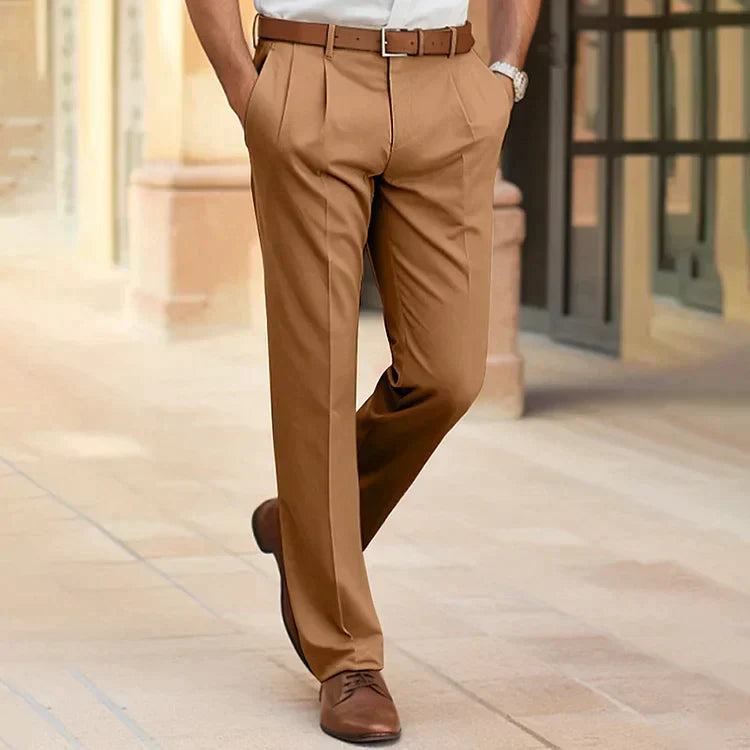Comfortabele herenpantalon met rechte pijp en moderne snit. Essentiële kantoorkleding voor de stijlvolle man.