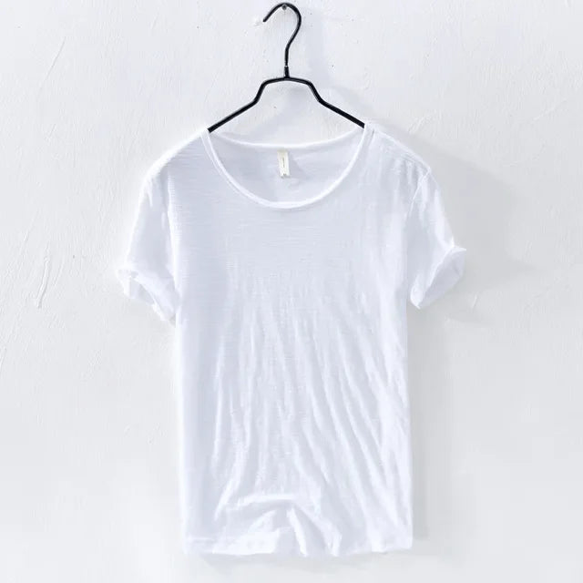 Essentieel heren T-shirt, slim-fit, ruwe rand detail, retro stijl. Comfortabel voor casual lente/zomer.