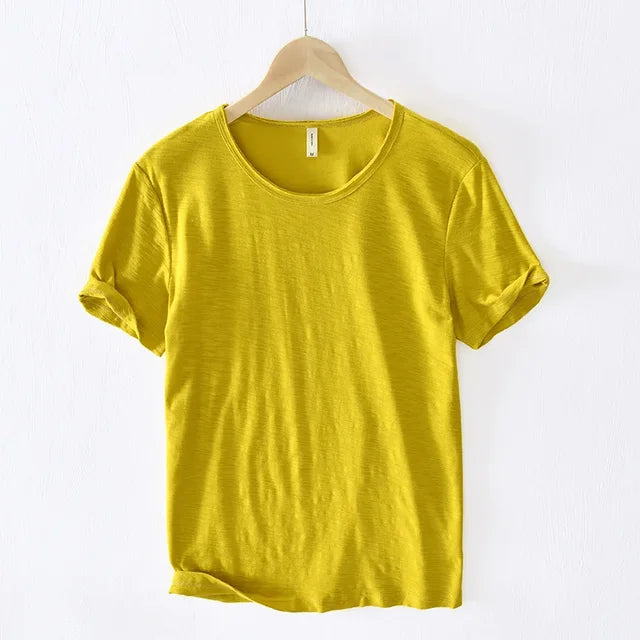 Modern retro heren T-shirt, slim-fit pasvorm, O-hals, met ruwe rand. Ideaal voor trendy casual outfits.