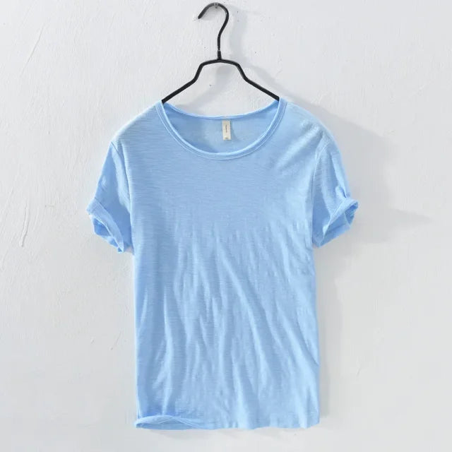 Achterkant van het heren retro T-shirt, slim-fit, met subtiele ruwe rand. Comfortabele casual bovenkleding.