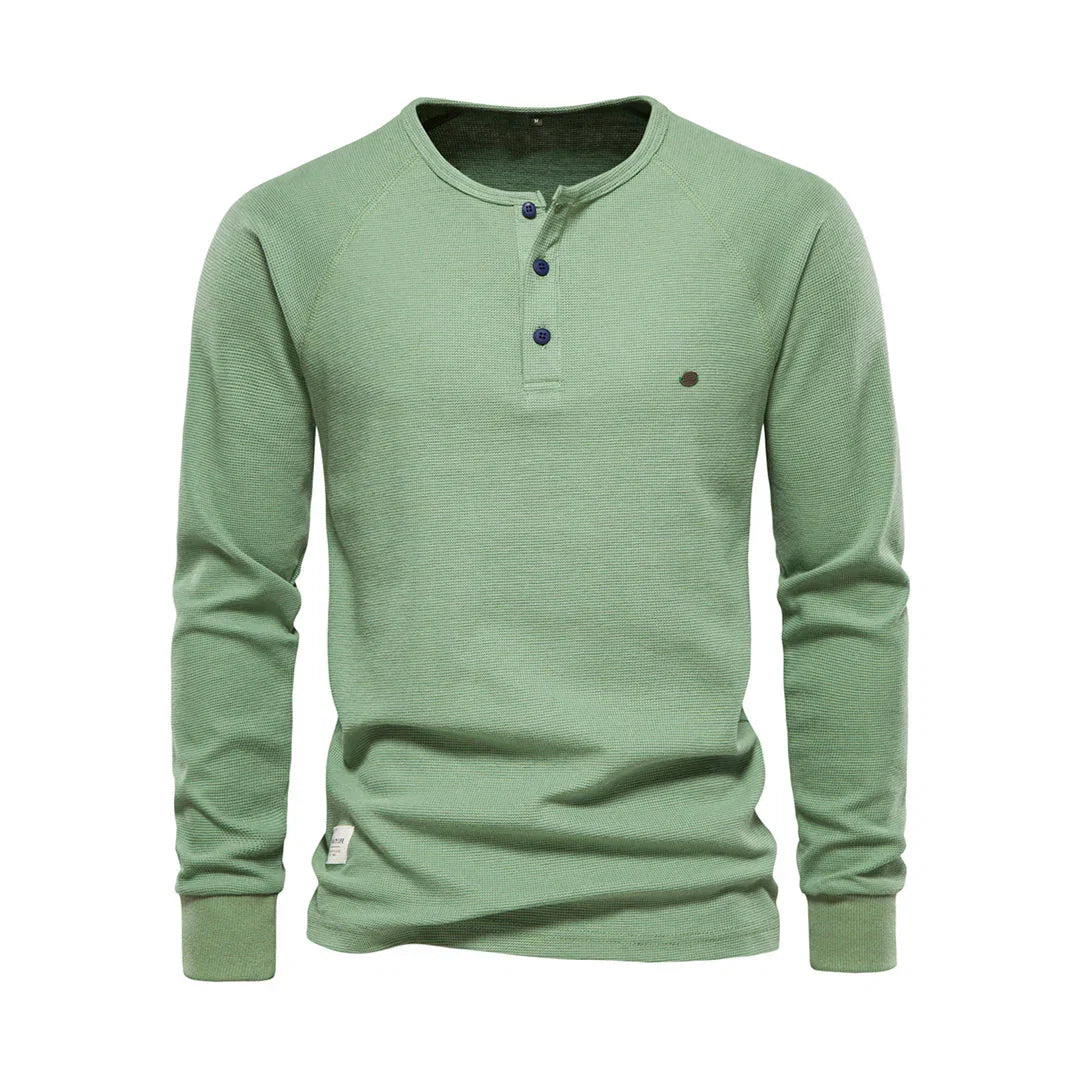 Comfortabel herenshirt met lange mouwen en zachte ronde hals, ideaal voor casual herfst- en winterdagen.