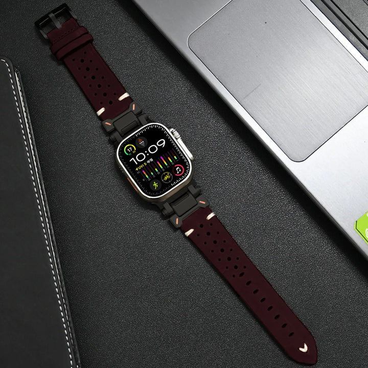 Blauwe heren siliconen band voor Apple Watch; ergonomisch design en gemakkelijk te bevestigen. Voor 42mm t/m Ultra 49mm.