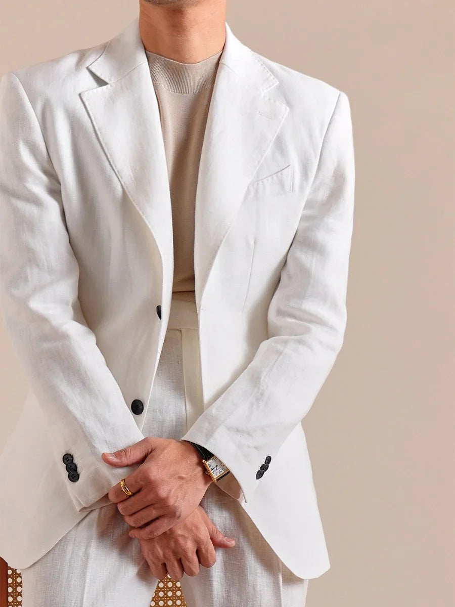 Close-up van de stof en afwerking van deze elegante heren slim fit blazer met reverskraag.