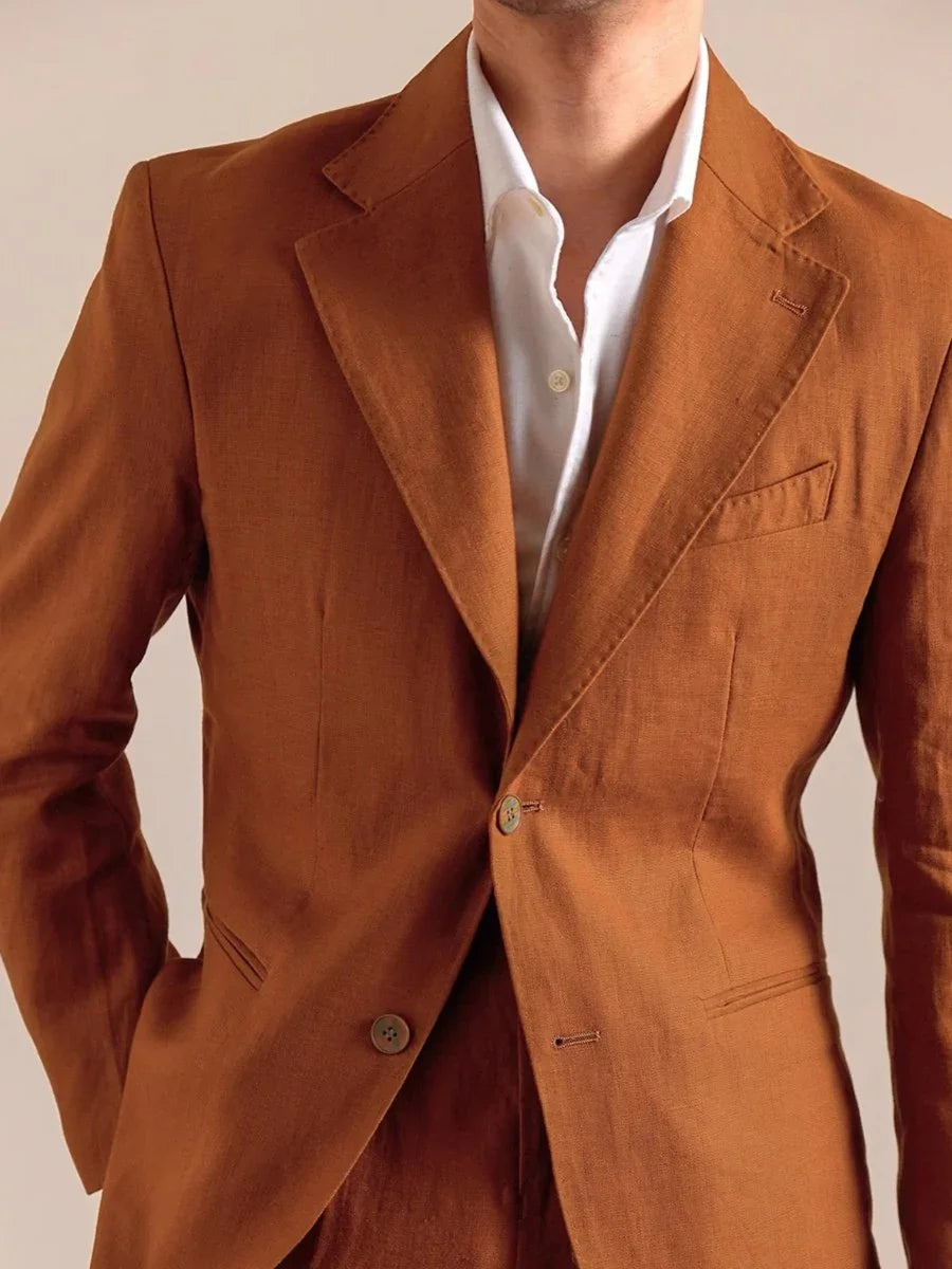 Achterkant van de heren slim fit blazer, toont strakke pasvorm en moderne herenmode design.
