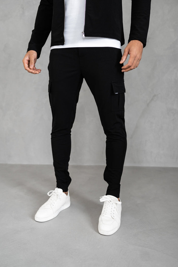 Trendy heren slim fit cargobroek, perfect voor streetwear, met praktische zijzakken en comfortabele elastische taille.