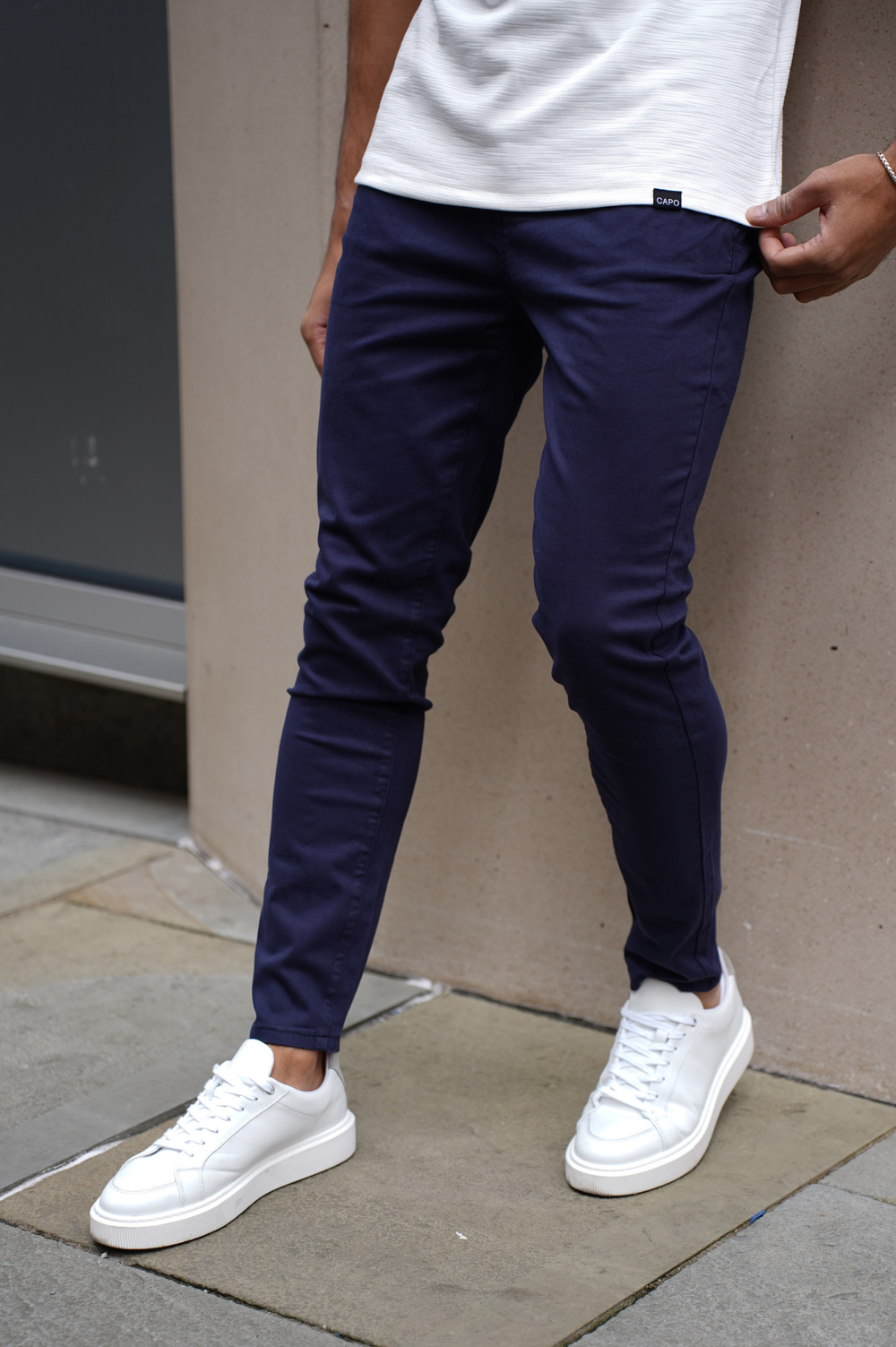 Comfortabele heren chino broek, slim fit met taps toelopende enkels en elastische taille. Perfecte herenmode. (nl)