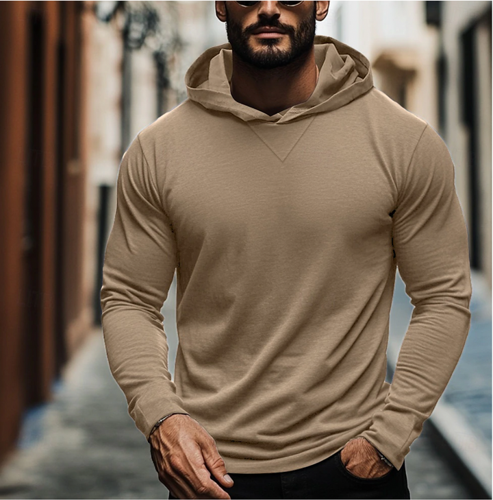 Veelzijdige heren hoodie slim fit met capuchon, geschikt voor zowel sportieve als dagelijkse outfits.