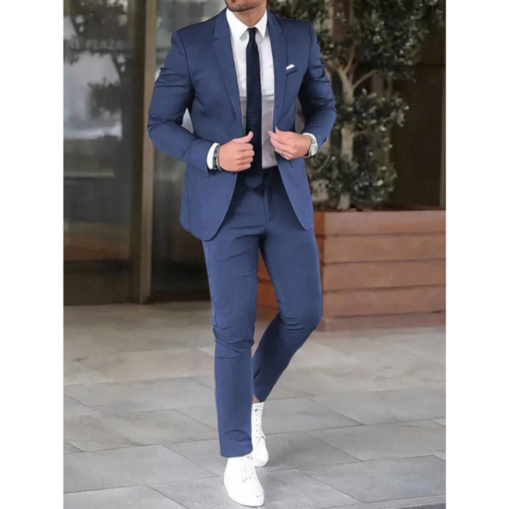 Voorbeeld van een compleet heren maatpak, inclusief colbert en pantalon. Stijlvolle kleding voor elke gelegenheid.