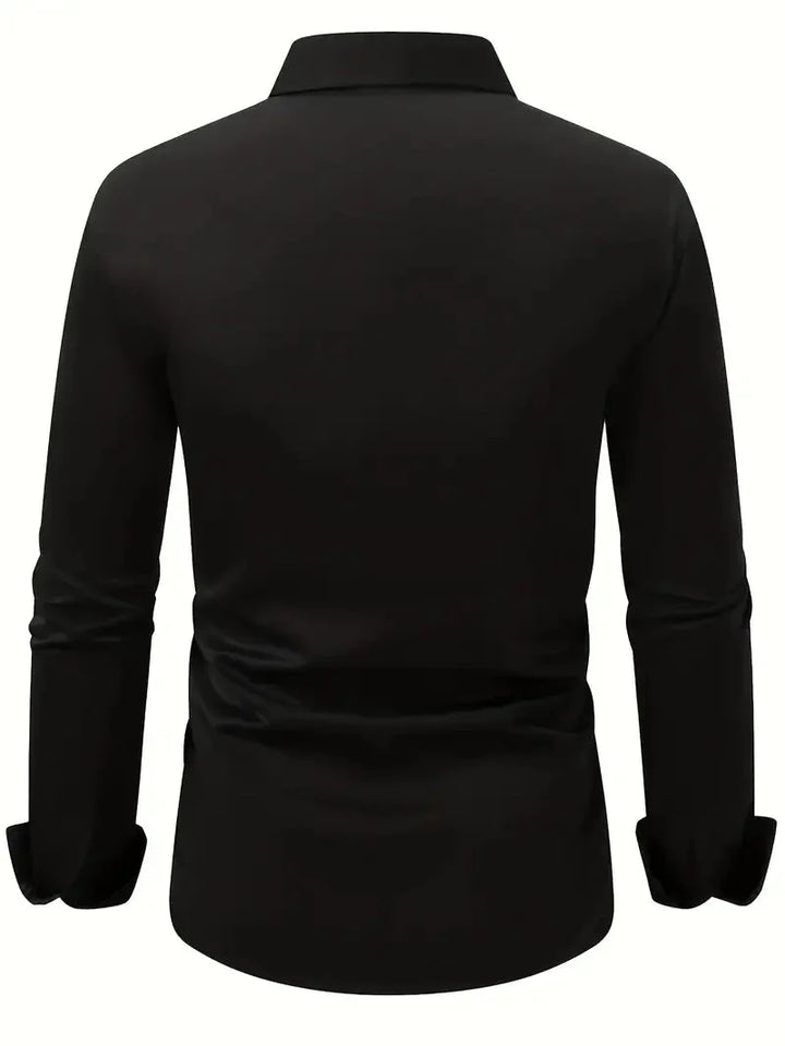 Detailfoto van heren overhemd slim fit, lange mouwen, kentkraag. Toont stof en pasvorm.