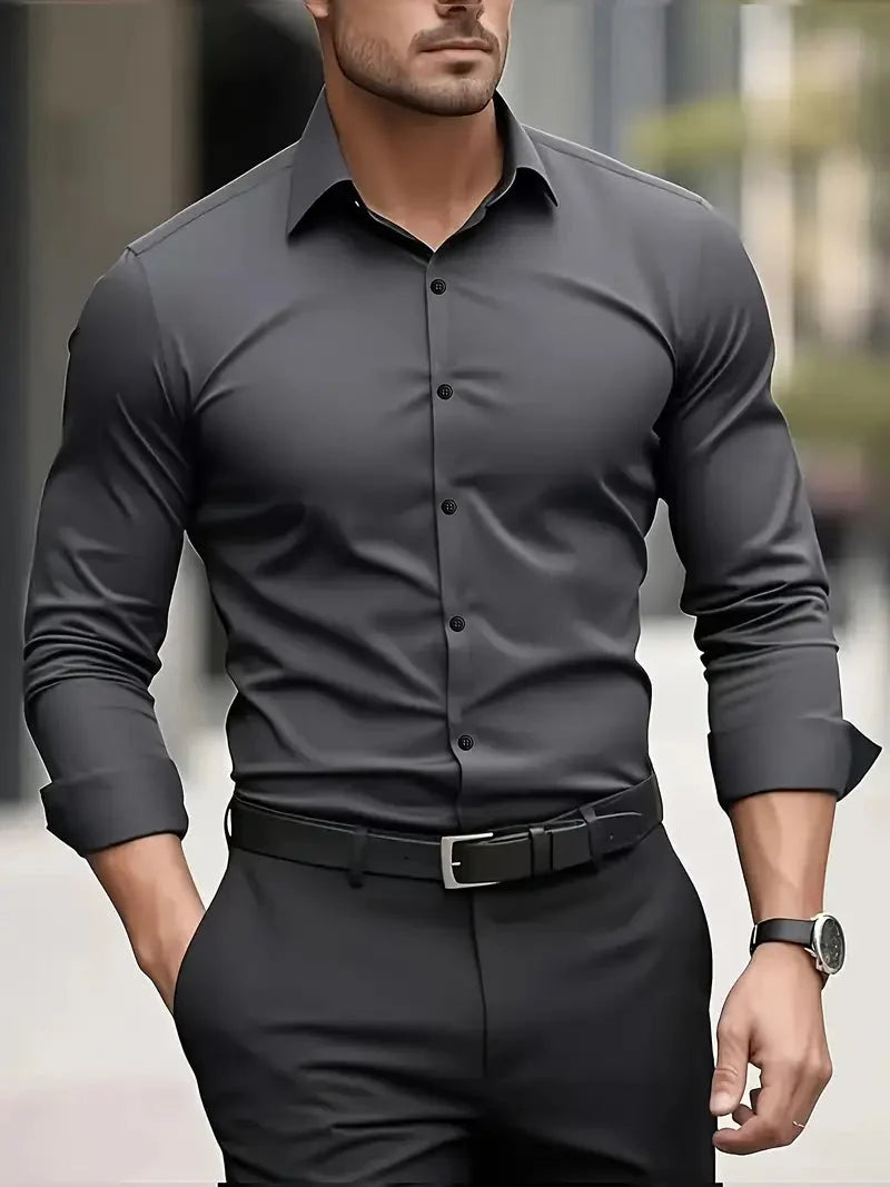 Wit heren overhemd slim fit met klassieke kraag, lange mouw, een essentieel kledingstuk.