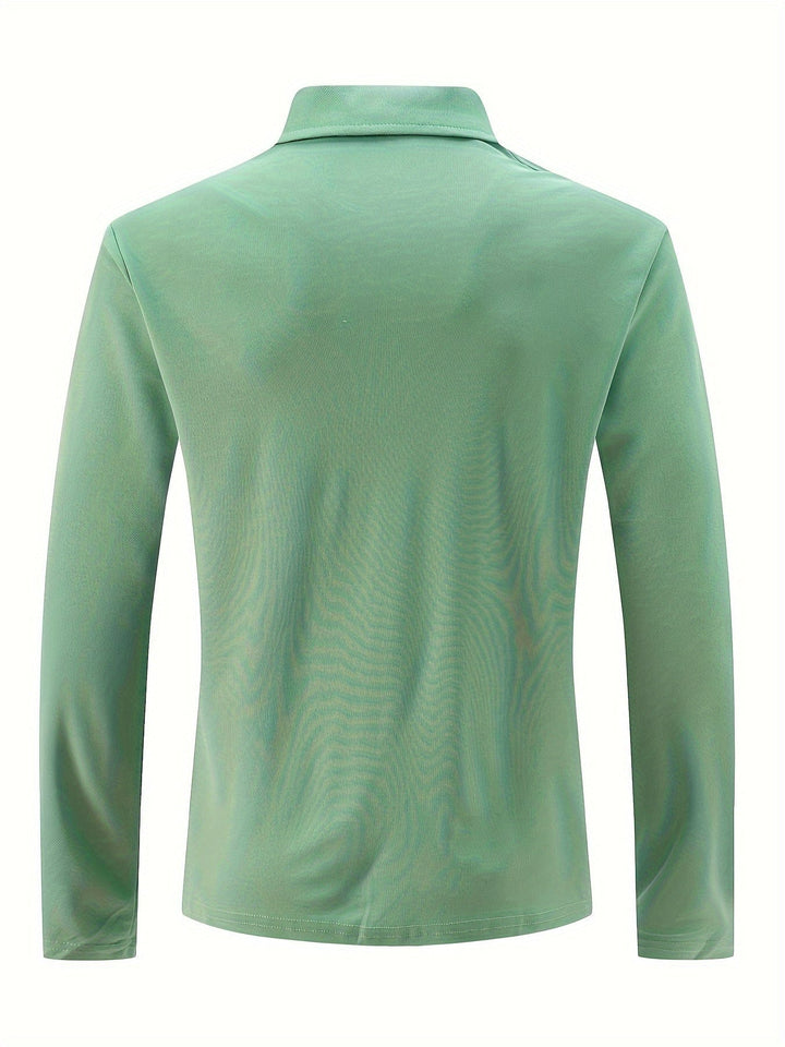 Detail van de Alex slim fit herenpolo. Stijlvolle, comfortabele zomerkleding met moderne uitstraling.