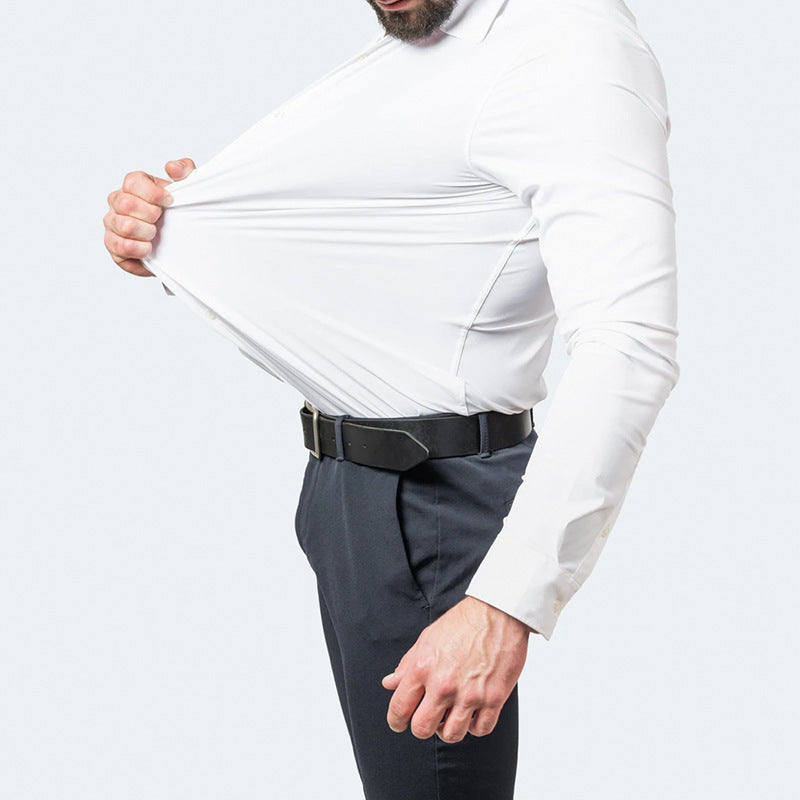 Detail van het strijkvrije stretch overhemd voor heren, ademende stof die de hele dag comfort biedt.
