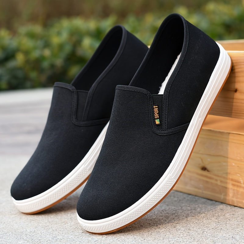 Heren slip-on sneakers met ademend bovenwerk, ideaal voor dagelijks comfort en een casual zomerlook.