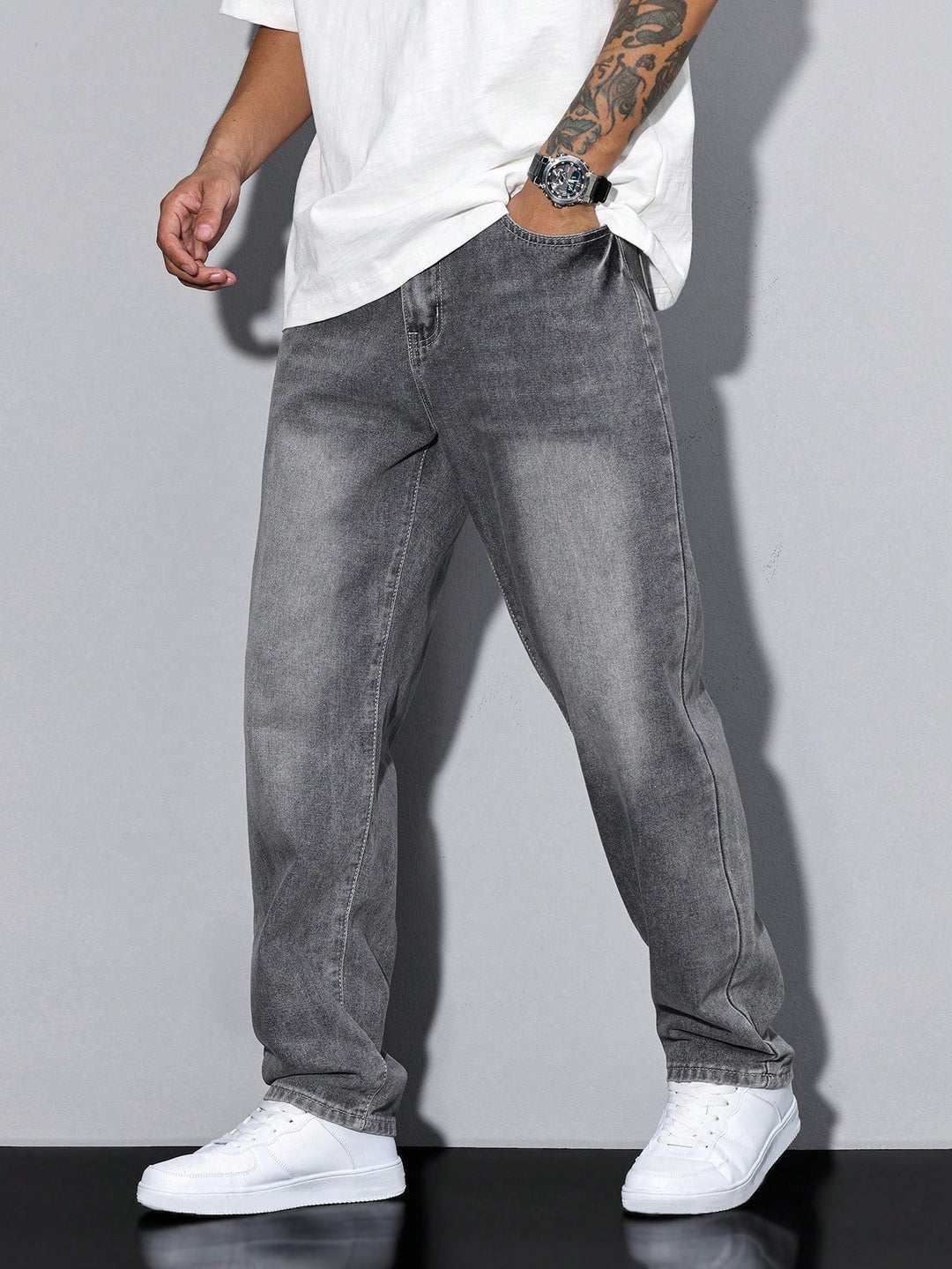 Heren Spijkerbroek Evan. Comfortabele jeans met rechte pijpen, ideaal voor een casual, veelzijdige look.