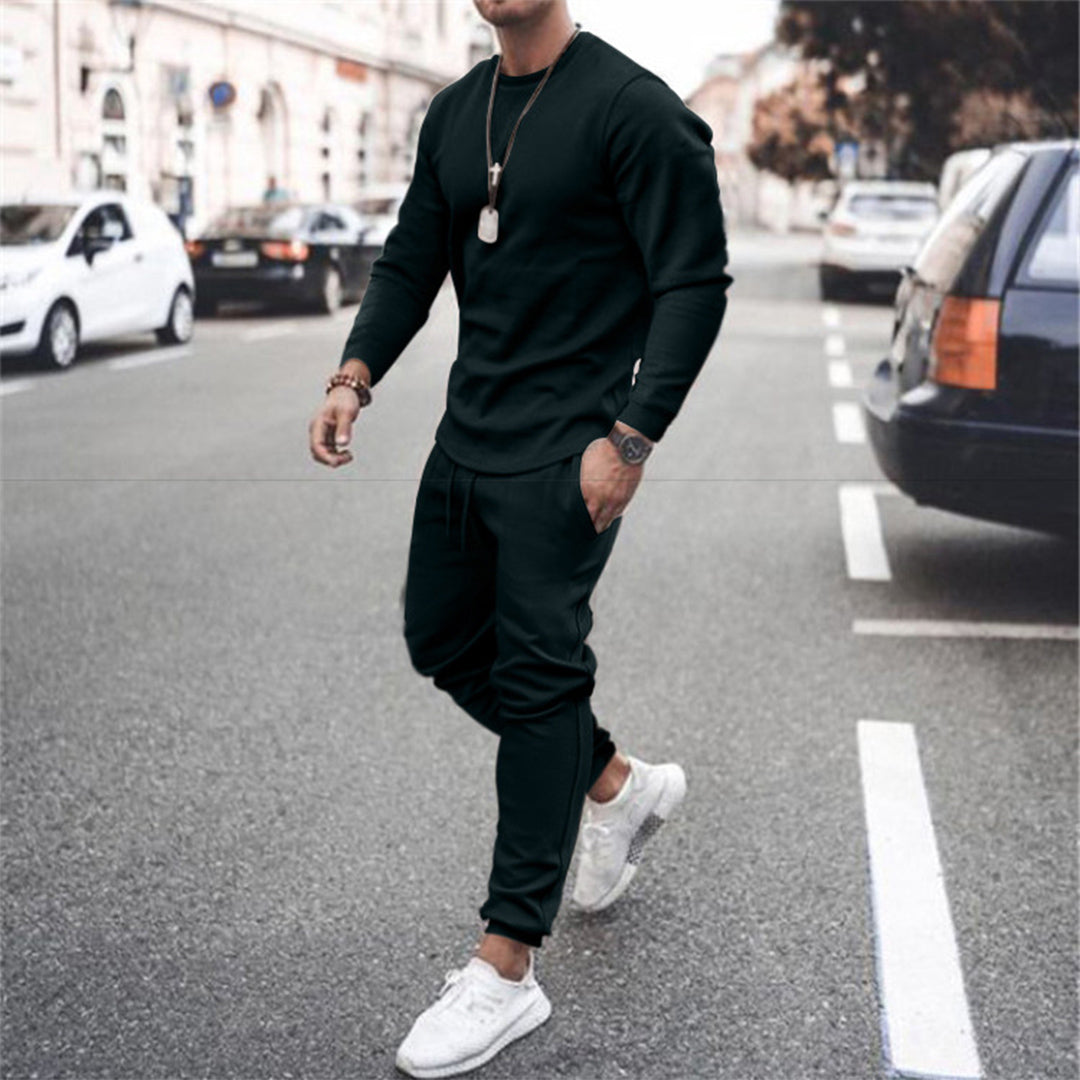 Heren herfst trainingspak bestaande uit comfortabele hoodie en bijpassende joggingbroek voor casual look.