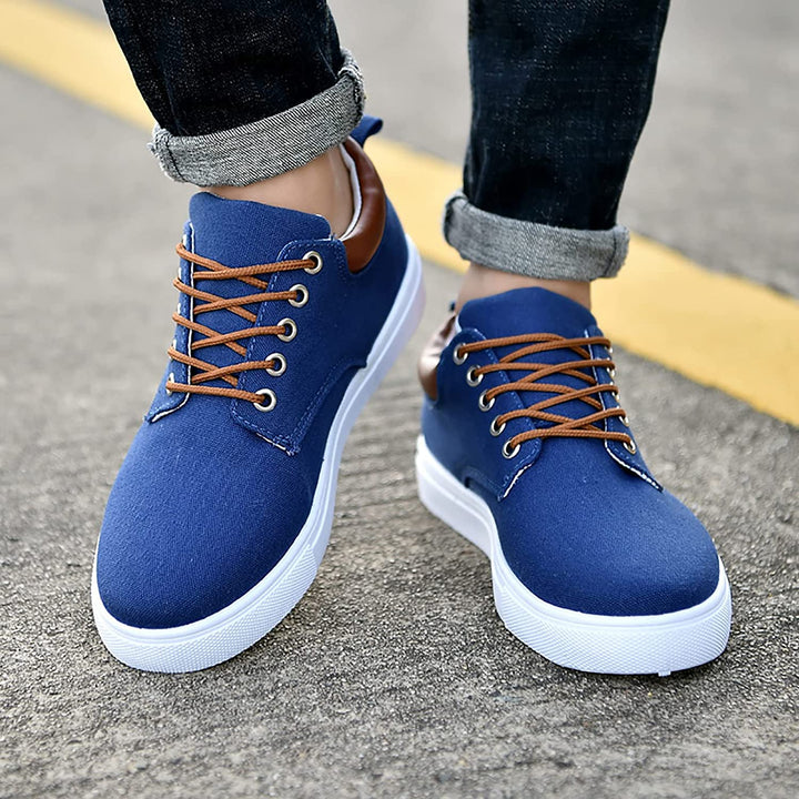 Veelzijdige heren sportschoenen, geschikt voor zowel sport als casual outfits.