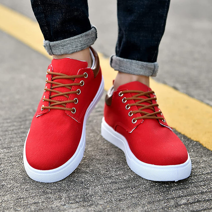 Sportieve heren sneakers, combineert comfort met een trendy, lage pasvorm.