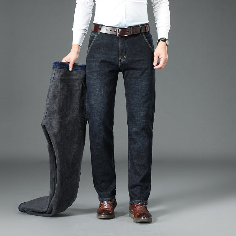 Heren jeans met rechte pijpen en warme voering, comfortabel en casual. Beschikbaar in donkerblauw en zwart.