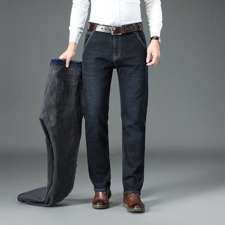 Heren jeans met rechte pijpen en warme voering, comfortabel en casual. Beschikbaar in donkerblauw en zwart.