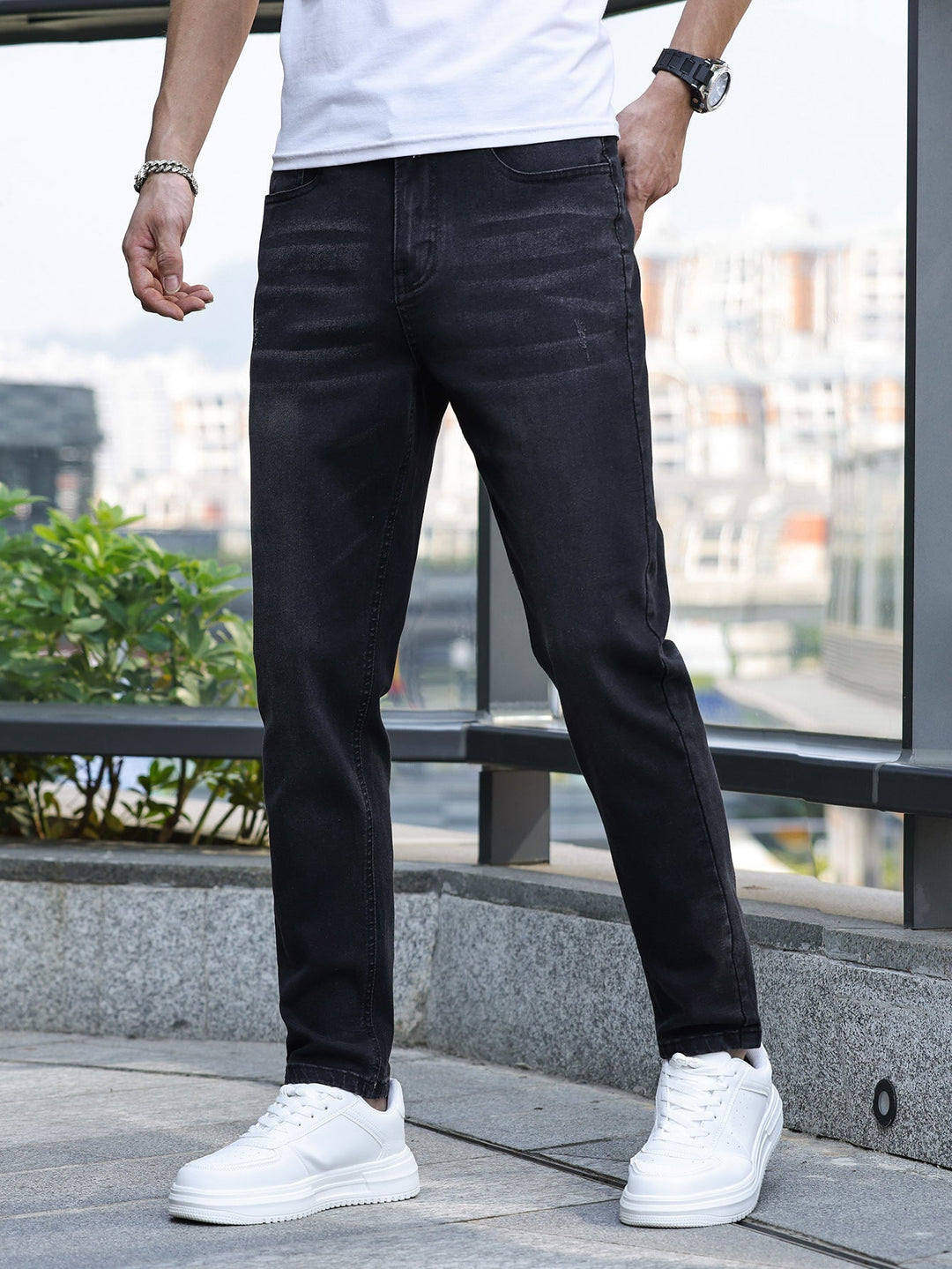 Moderne heren denim broek met stretch. Ideaal voor dagelijks gebruik, biedt comfort en een tijdloze stijl.