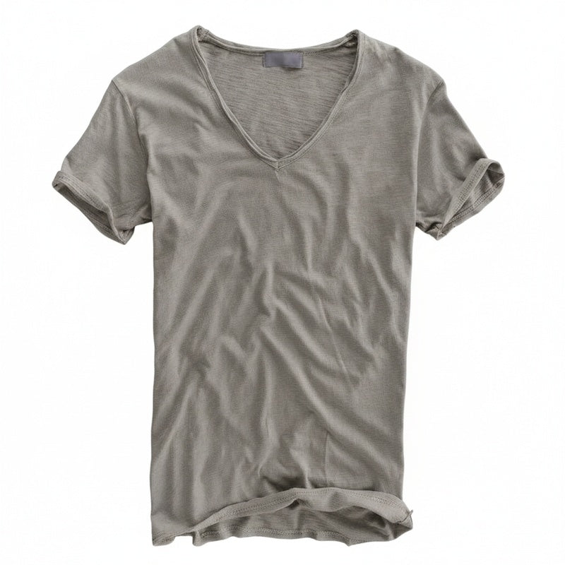 Heren T-shirt met diepe V-hals, een stijlvolle slim fit basistop voor een moderne casual look.