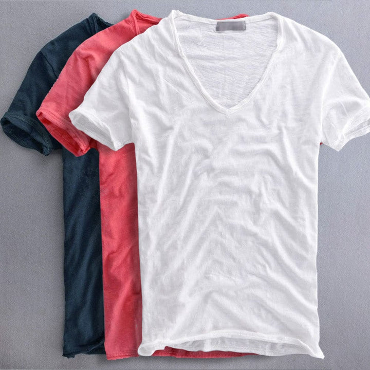 Zomers heren T-shirt met korte mouw en diepe V-hals, een slim fit voor een stijlvolle, comfortabele look.