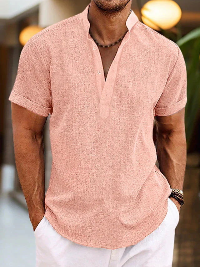 Comfortabel heren shirt met korte mouwen, perfect voor de zomer. Casual V-halskraag en regular fit voor dagelijks gebruik.
