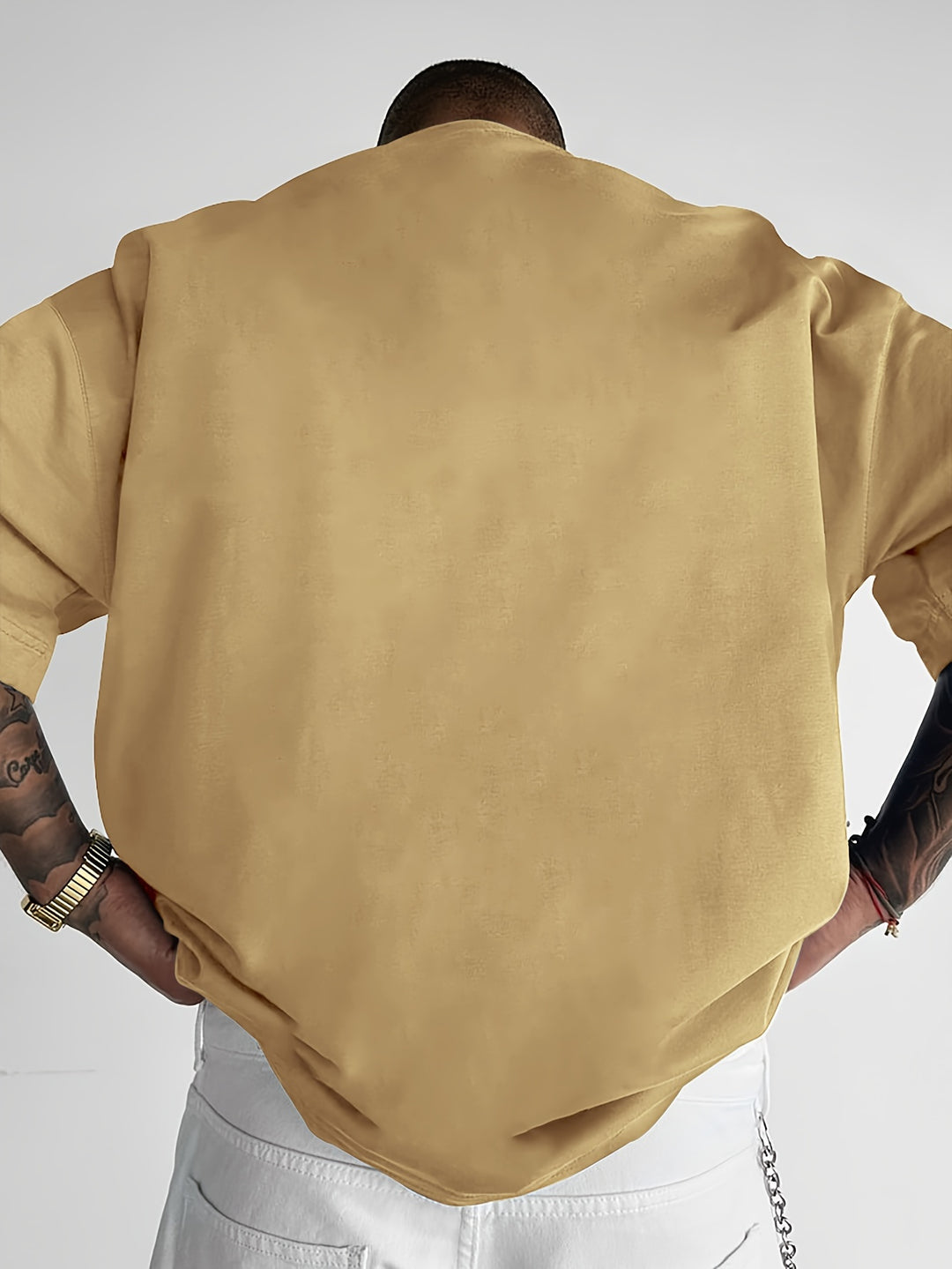 Stijlvol heren t-shirt met slogan print, loose fit. Comfortabel en modern voor dagelijkse casual mode.