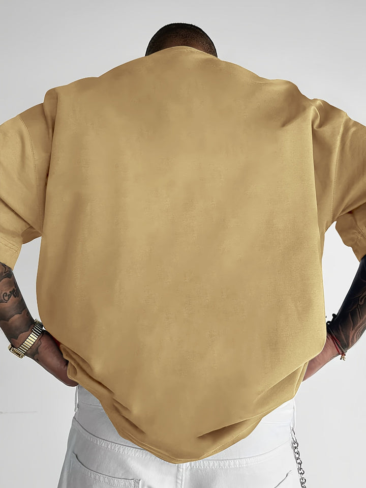 Stijlvol heren t-shirt met slogan print, loose fit. Comfortabel en modern voor dagelijkse casual mode.