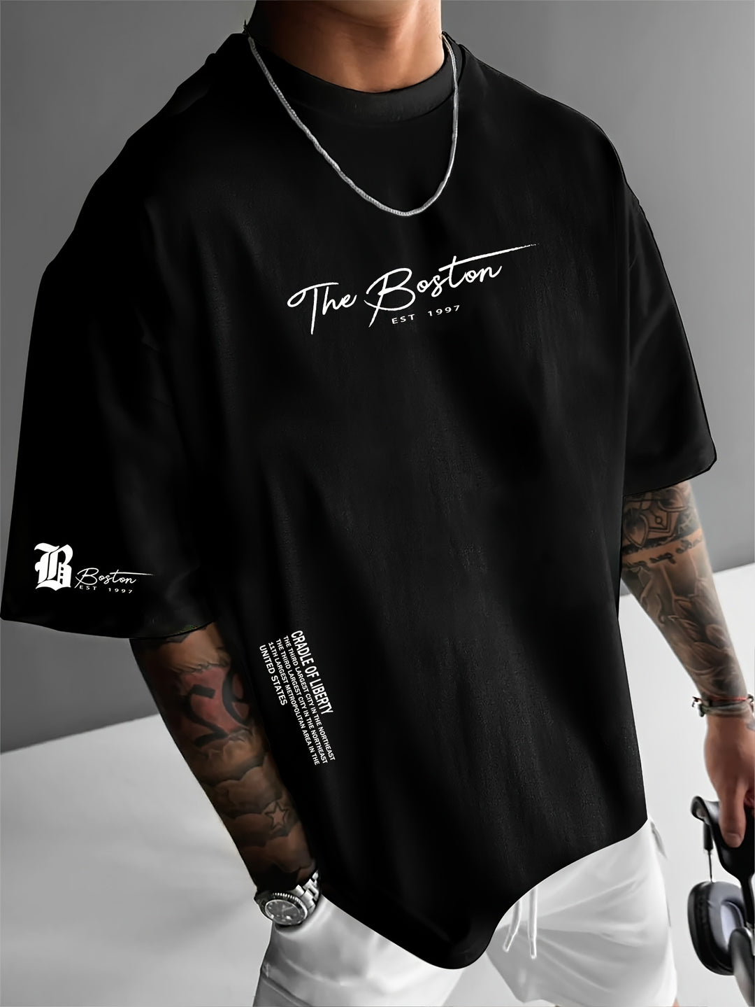 Heren t-shirt: comfortabele loose fit, opvallende slogan print. Basisstuk met moderne twist voor heren.