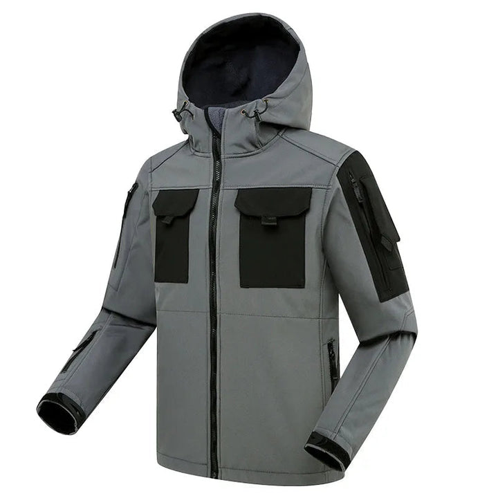 Functionele tactische heren outdoor jas en broek set met robuuste cargozakken, perfect voor avontuur en vrije tijd.