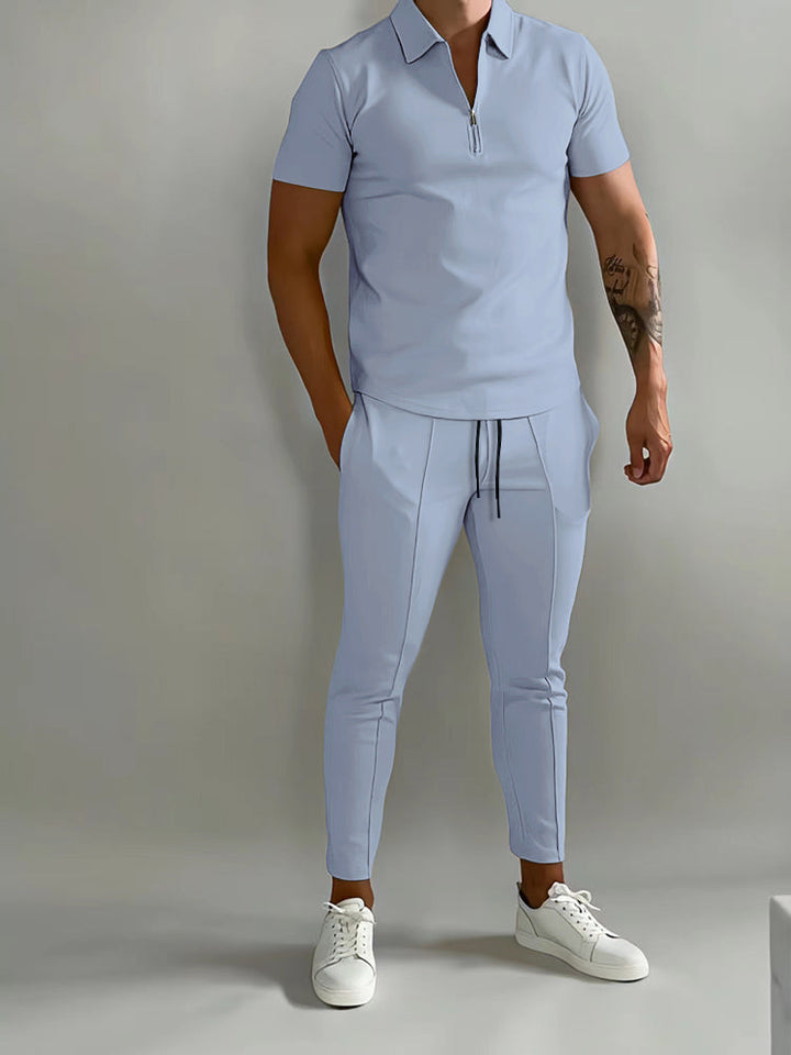 Modern heren trainingspak; een stijlvol en comfortabel joggingpak, geschikt voor sport en casual draagmomenten.
